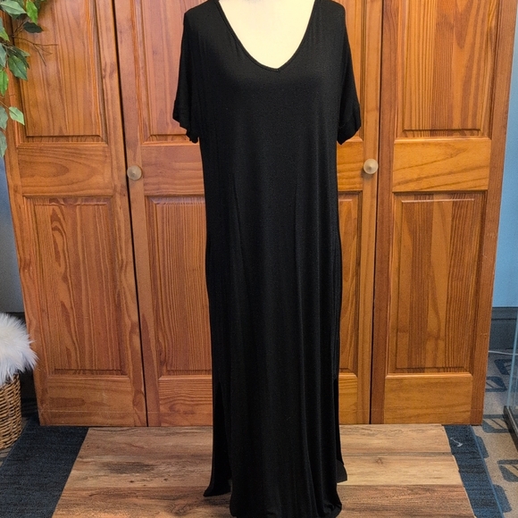 Grecerelle Dresses & Skirts - Grecerelle V Neck Stretch Casual Black Maxi Dress XL                 CC118